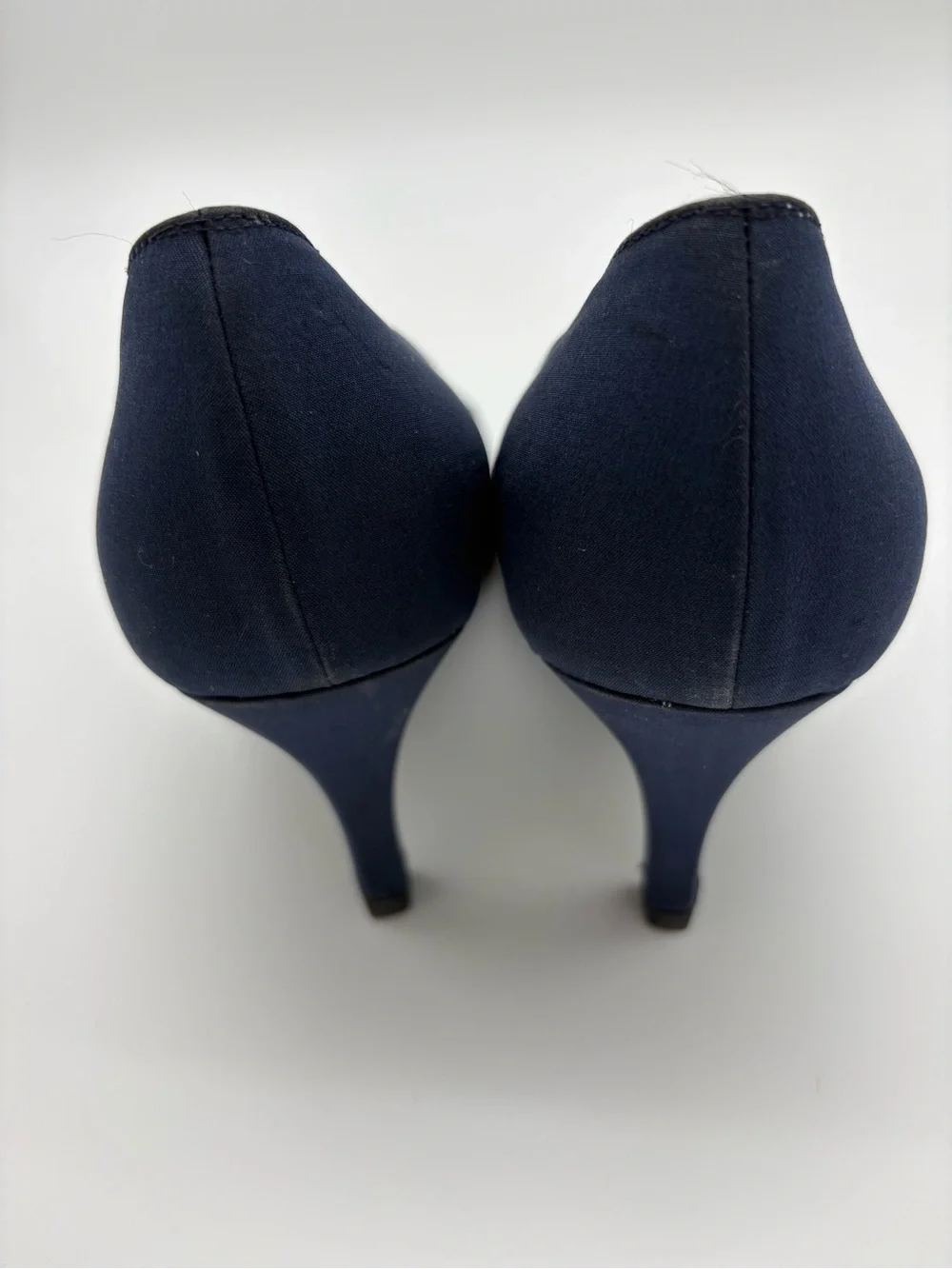 Elegant St John Navy Pointed-Toe Women's Pumps with Textured Cap Made in Italy